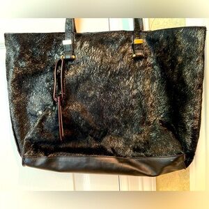 Antonio Melani Black/Gold Textured Tote